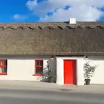 Luxury 300yr Old Irish Thatch Close To Sea Rush