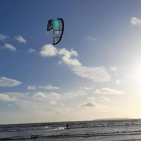 Luxury 300yr Old Irish Thatch Close To Sea Rush