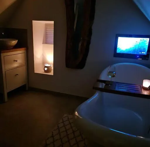 Vakantiehuis Luxury 300yr Old Irish Thatch Close To Sea *