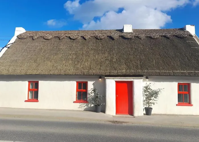Luxury 300yr Old Irish Thatch Close To Sea Rush
